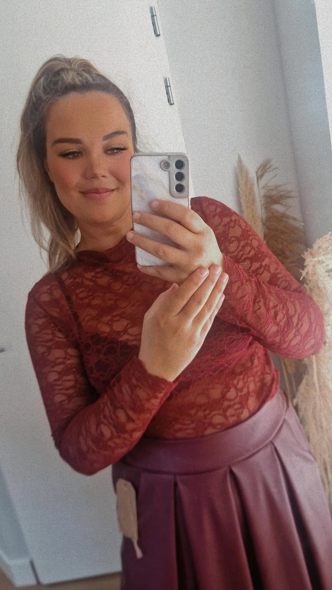 Mesh top burgandy