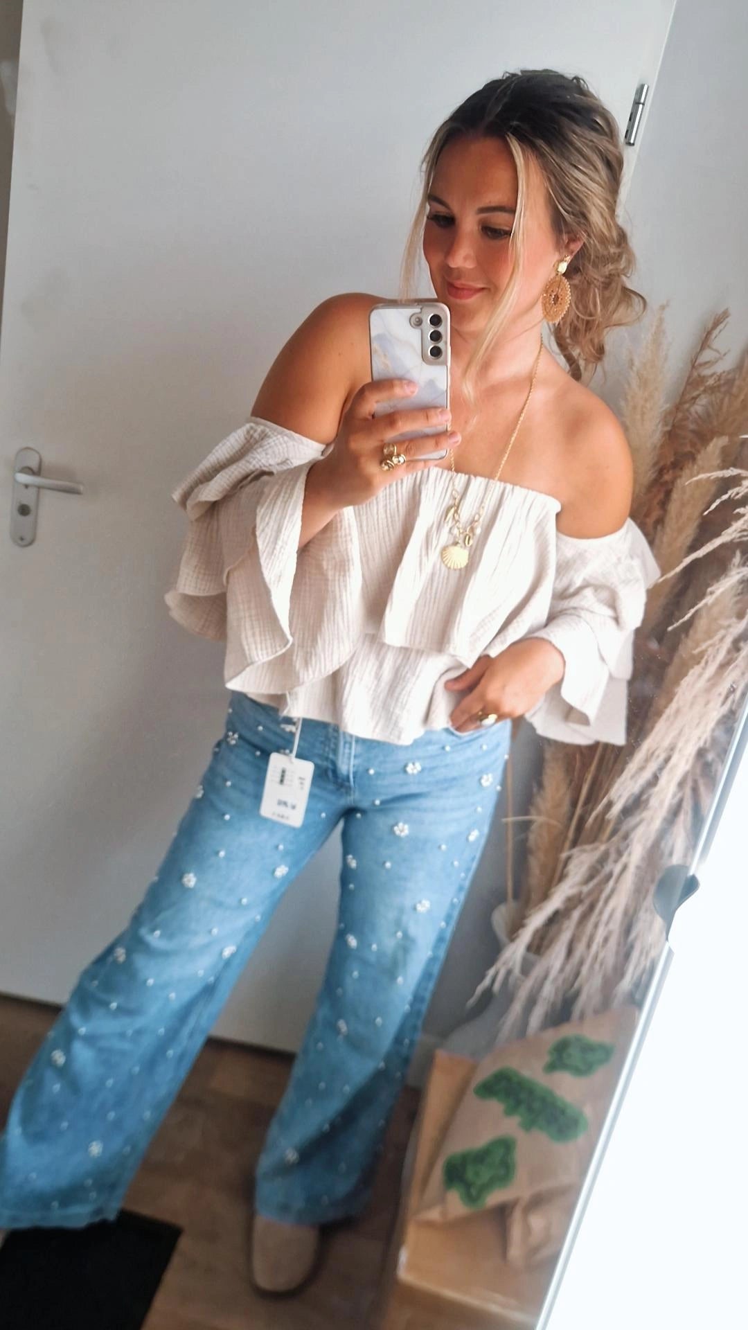 Top off shoulder beige