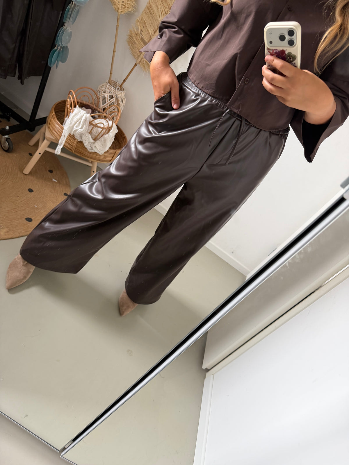 Leatherlook wijde pijpen bruin
