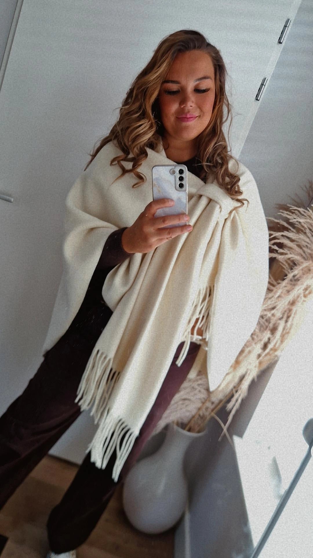 Poncho white