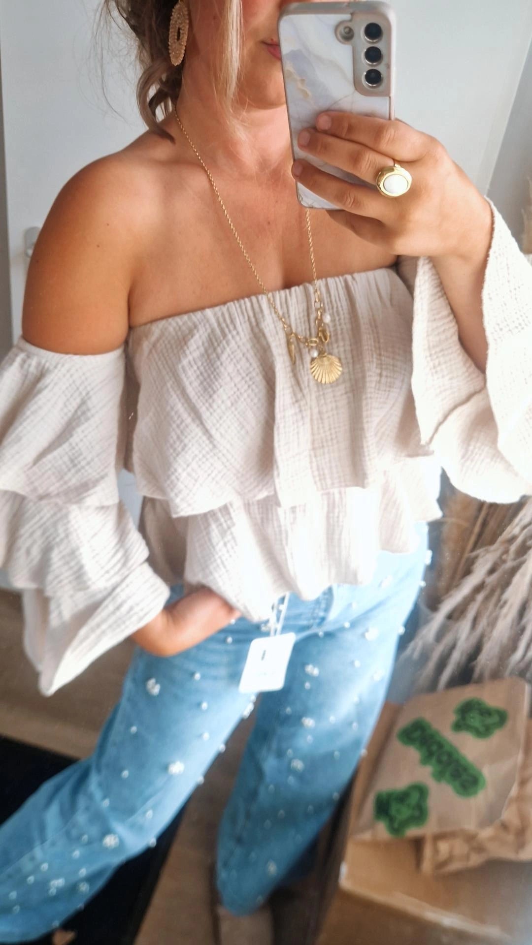 Top off shoulder beige