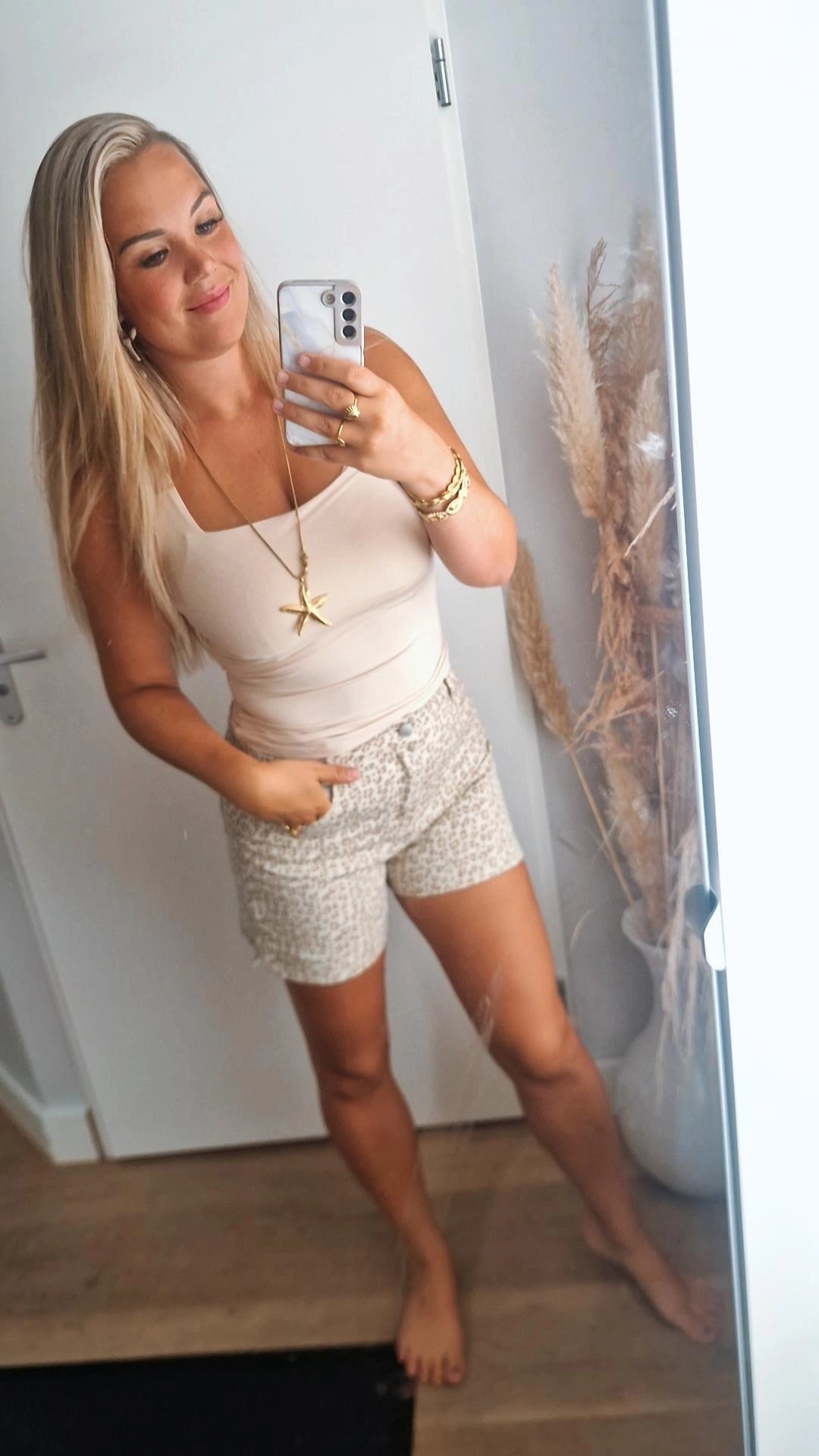 Short leopard