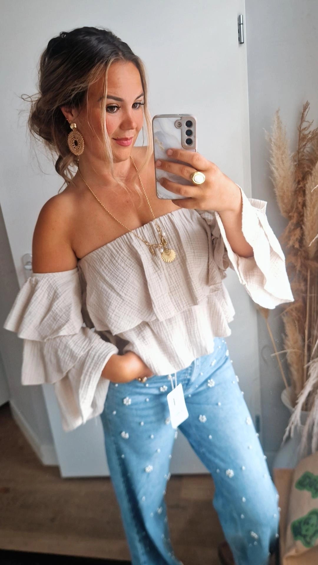 Top off shoulder beige